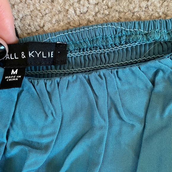 Cute blue crop top - Picture 2 of 3